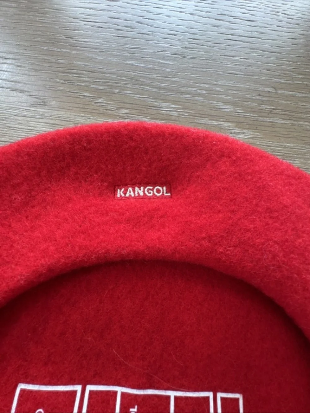 Red Kangol Modelaine Wool Beret with RARE Hat Pin Set Feather Stick Pin Women's